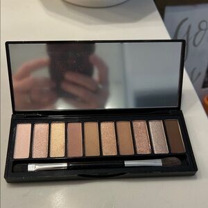 Merle Norman - Knockout Nudes eyeshadow pallet